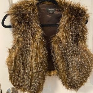 Bebe fur vest